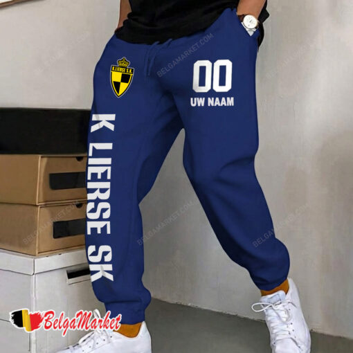 K Lierse SK – Joggingbroek nieuwe editie met aangepaste naam nummer K Lierse SK – Joggingbroek nieuwe editie met aangepaste naam nummer