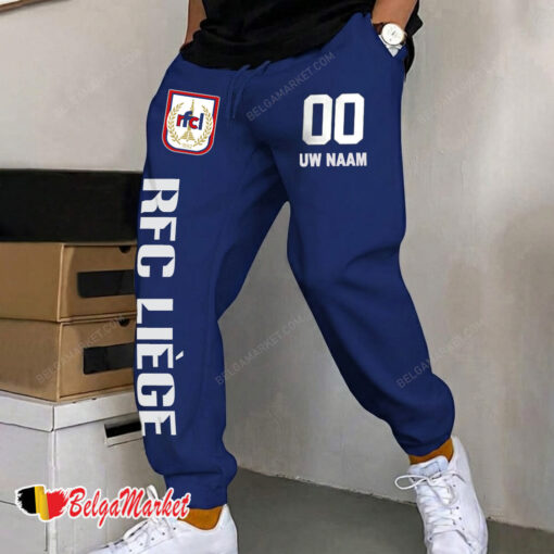 RFC Liège – Joggingbroek nieuwe editie met aangepaste naam nummer RFC Liège – Joggingbroek nieuwe editie met aangepaste naam nummer